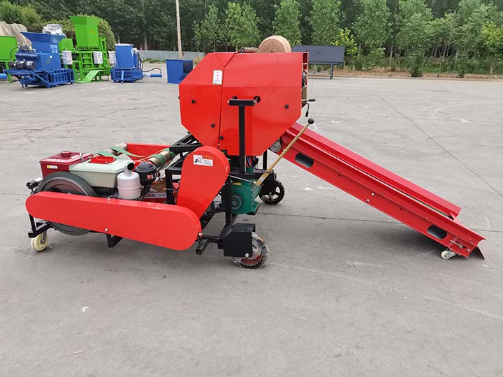 Presse à balles d'ensilage avec moteur diesel