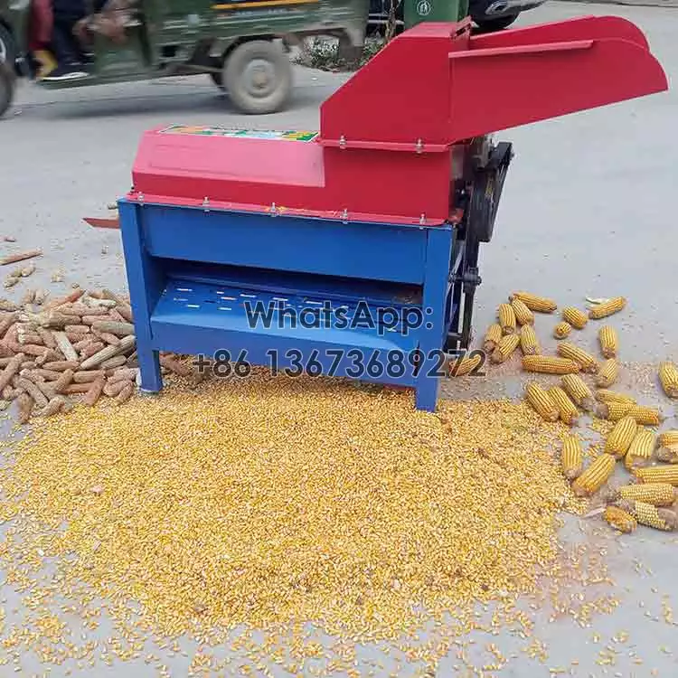 Working-scene-of-the-corn-sheller-machine