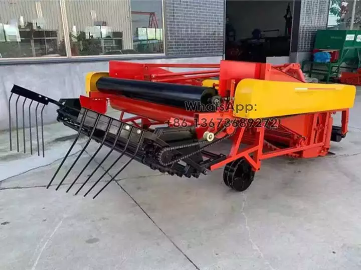 Peanut harvester