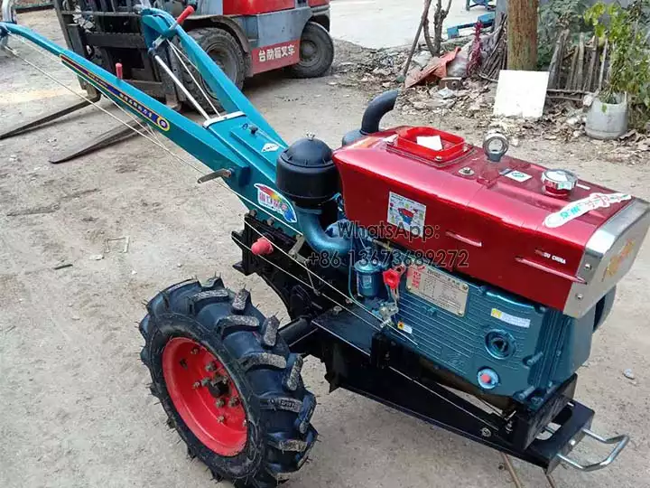 Hand walking tractor