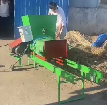 Silage packaging machine