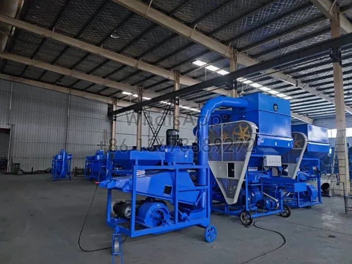 Peanut shelling and cleaning machine