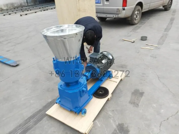 Pellet machine for animal feed
