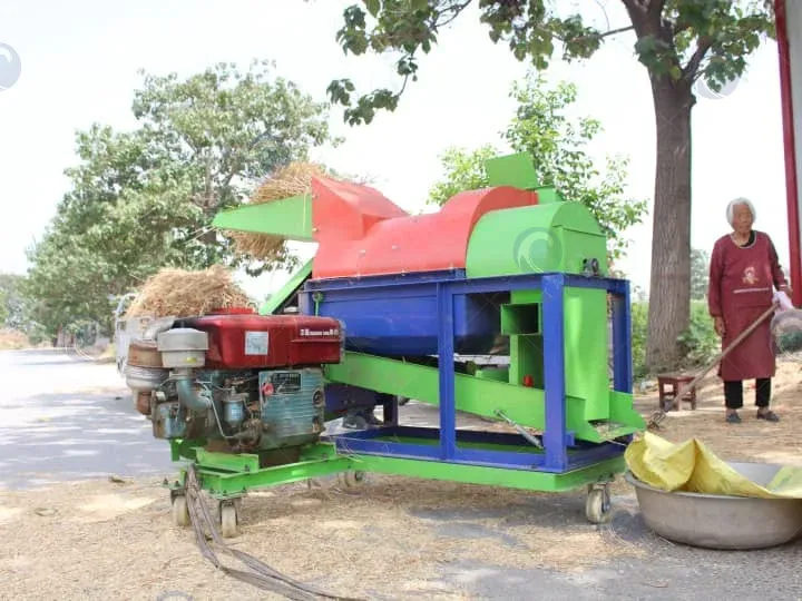 Mesin perontok jagung ukuran besar