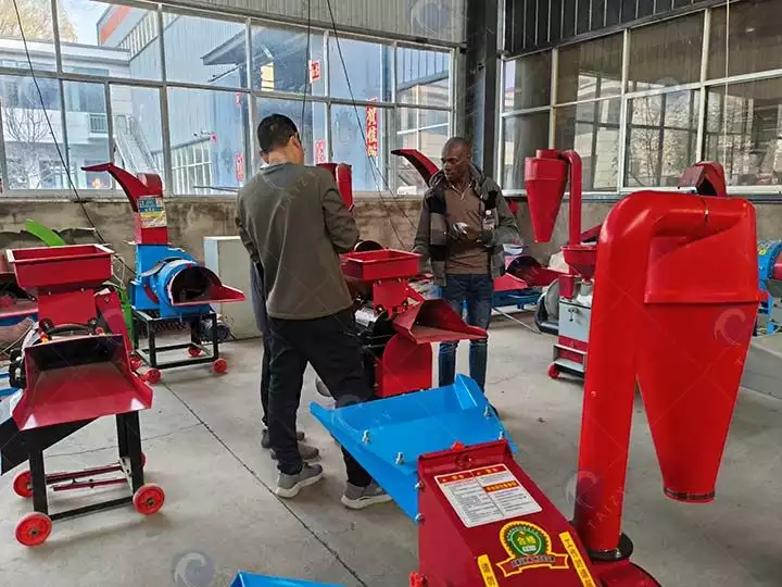 Visite d'usine de la machine d'ensilage