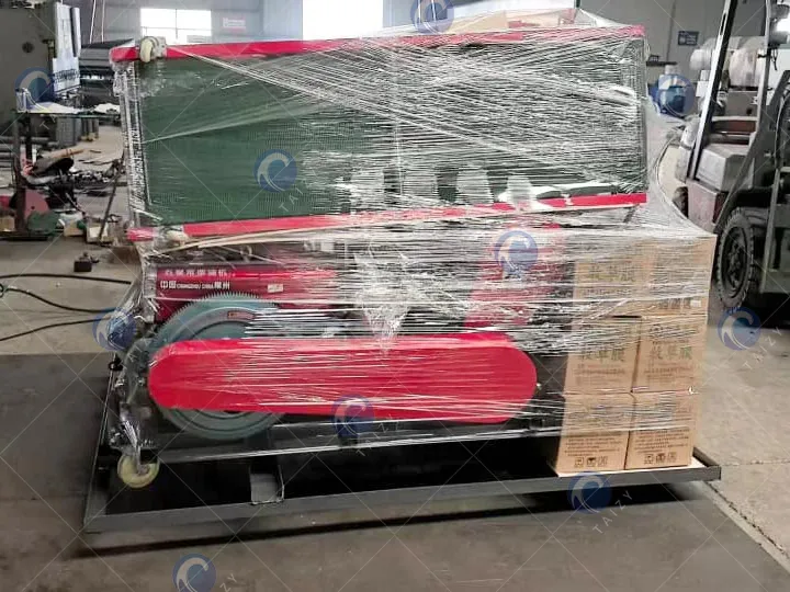silage round baler package for shipment