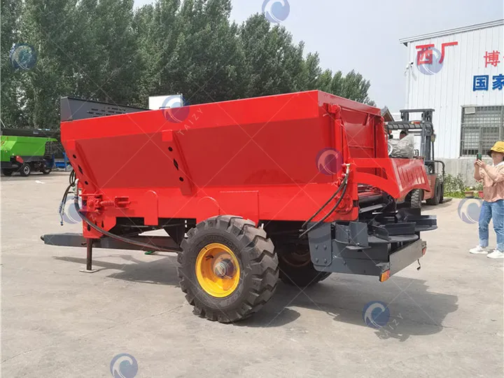 tractor manure spreader