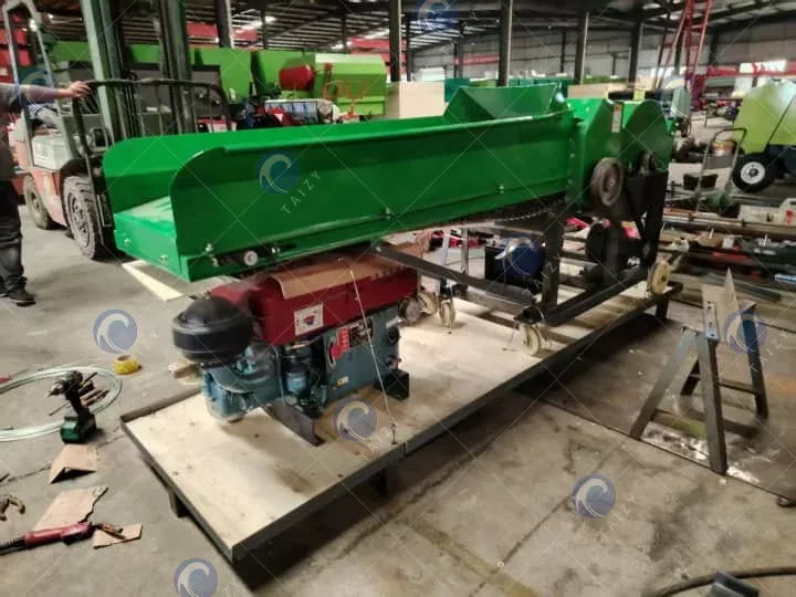 silage chopping kneading machine