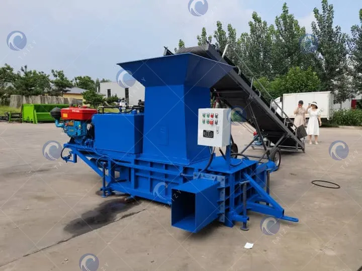 hydraulic silage baler with control panel
