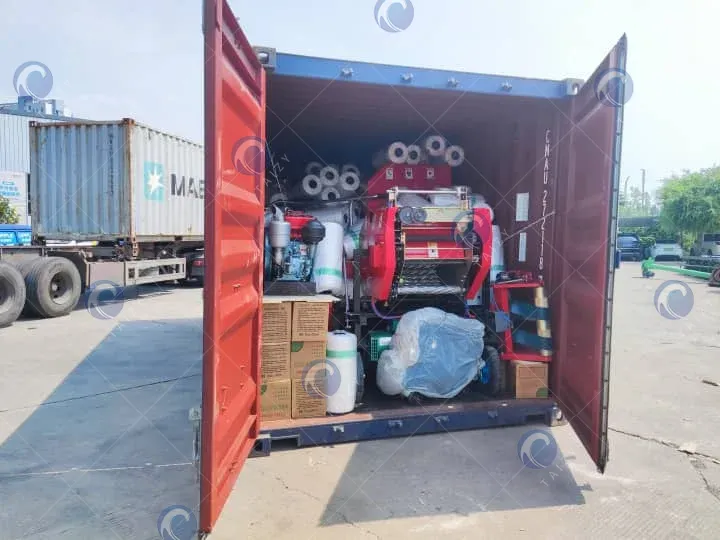 4 sets of silage balers in a 20GP container