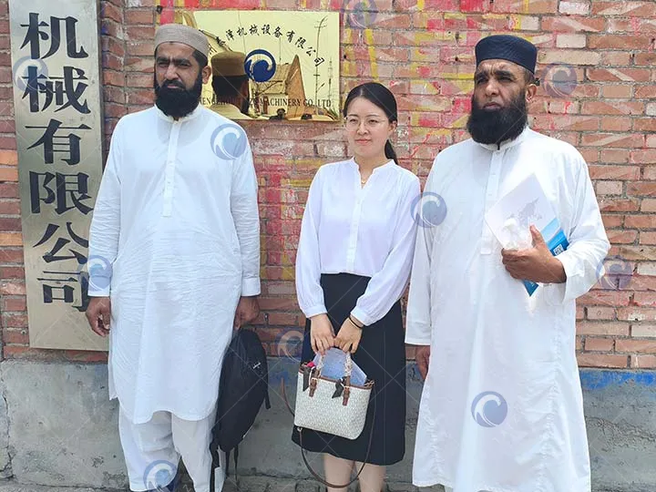 Taizy peanut processing machine factory photo with customers