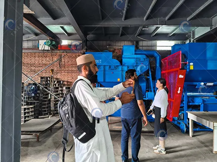 peanut groundnut shelling unit display