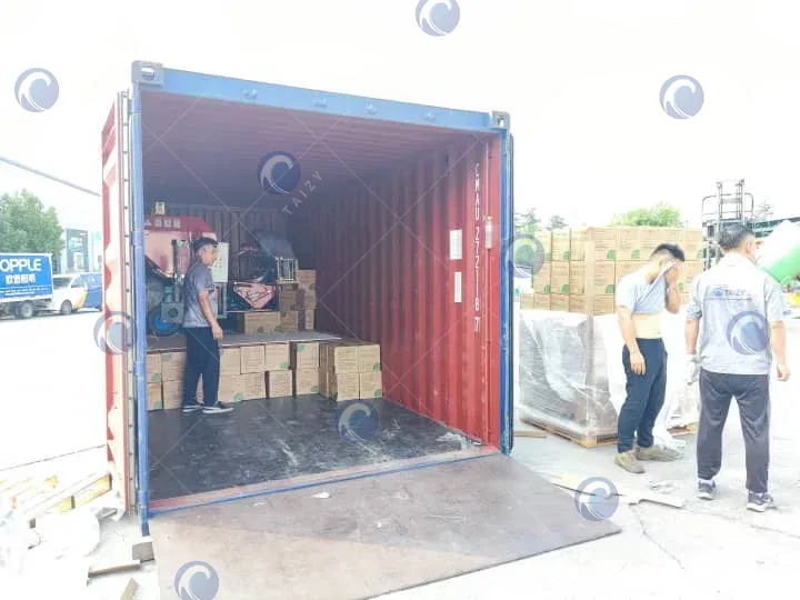 silage baler machine loading