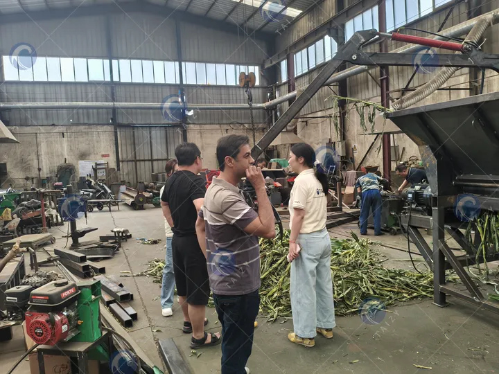 サイレージ機械製造工場の見学