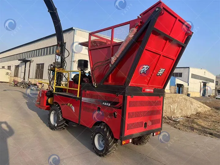 Кукурузный кормоуборочный комбайн для резки силоса