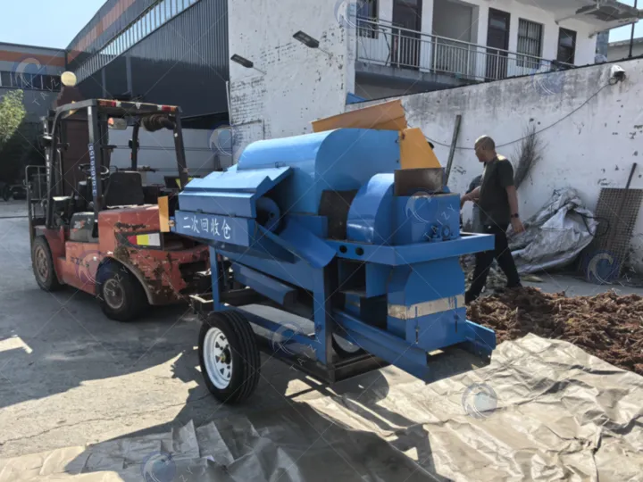 grain thresher with traction