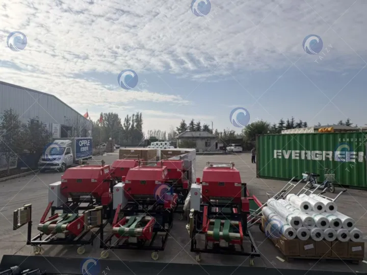 Futterballenpresse bereit zur Lieferung