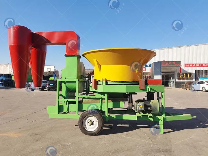 Triturador de fardos de heno con ciclón