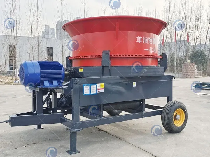 Triturador de paja con tracción y neumáticos