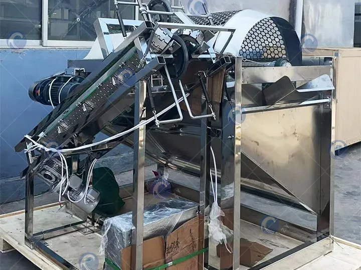 cocoa pod splitting machine packing with wood crate