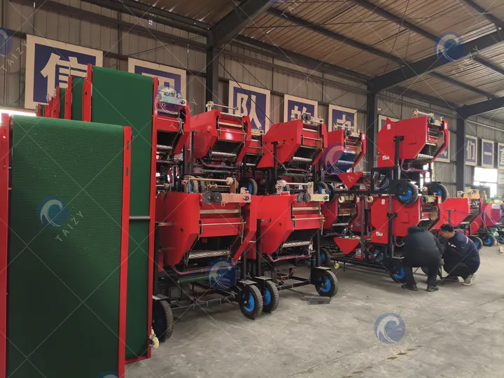 Машина для обертывания силосных тюков для серийного производства