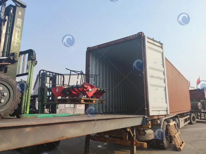 Тележка для загрузки силосной тюковки