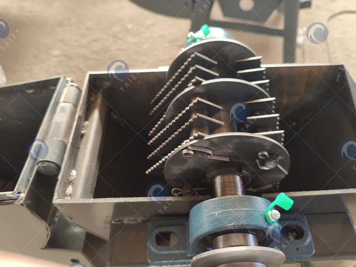 inner structure of hammer mill grinder