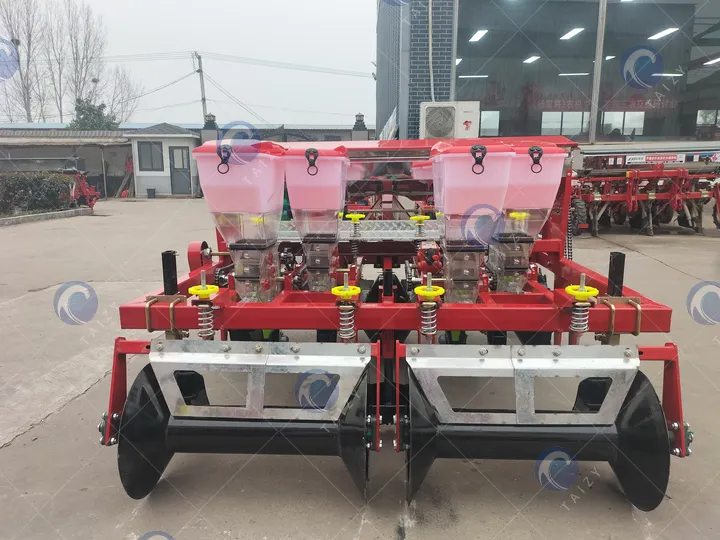4-row peanut planter in Taizy factory