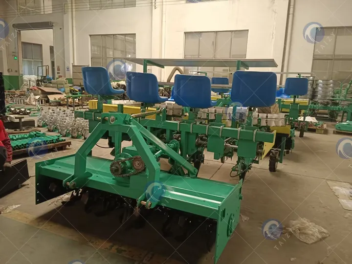 transplanting machine for farming