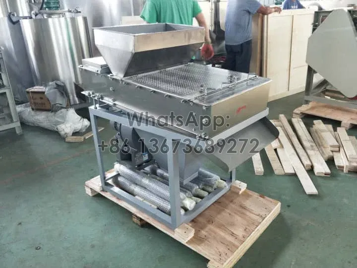 groundnut پروسیسنگ میں استعمال ہونے والی مونگ پھلی کی چھال ہٹانے والی مشین