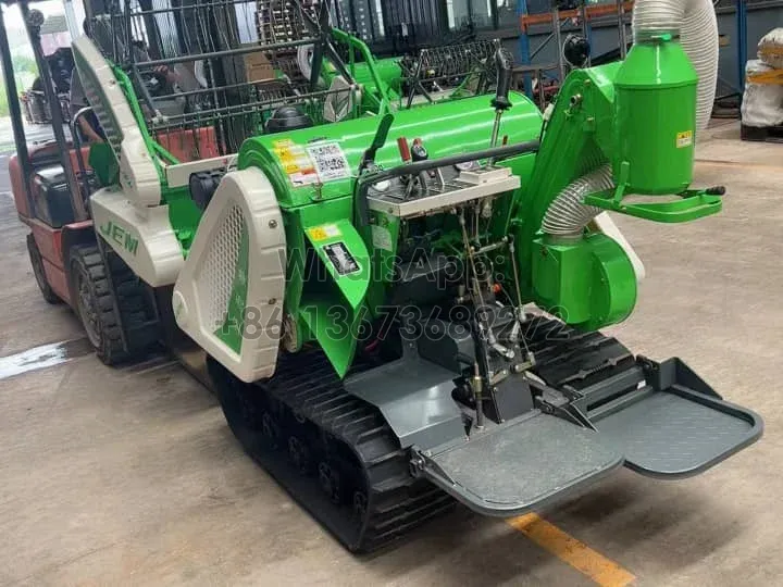 rice wheat combine harvester with flat crawler