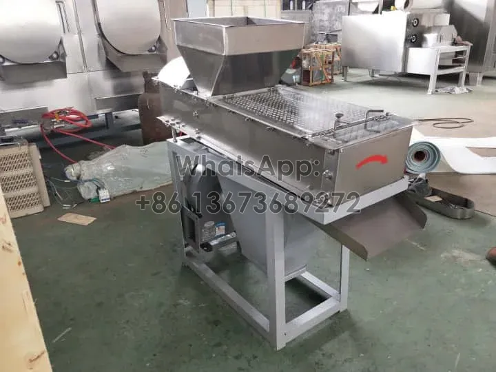 بھنی ہوئی groundnut چھلکنے والی مشین